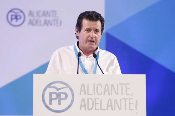 Císcar, reelegido presidente del PP de Alicante con el 97,23% de los votos a favor