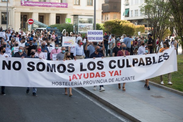 La hostelería de Alicante reclama ayudas y exenciones al soportar pagos de 3.000 euros al mes 