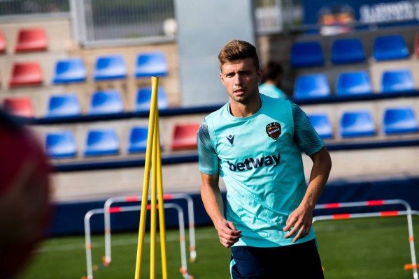 Fran Manzanara se desvincula del Levante UD