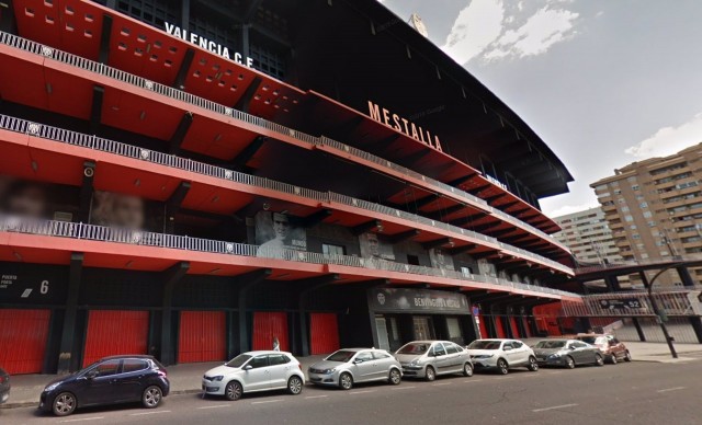 Ribó traslada a las peñas que no contempla prorrogar ATE de Mestalla porque 