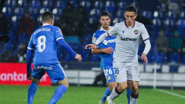 El Levante cede a Pablo Martínez por una temporada al Mirandés
