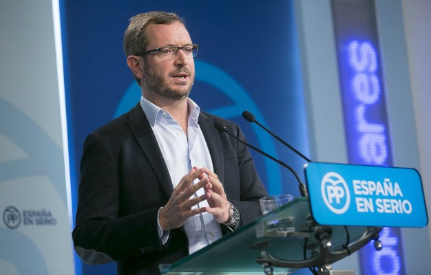 Maroto emplaza a Sánchez a elegir la 