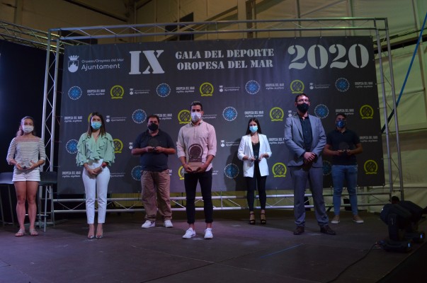 Oropesa del Mar premia el esfuerzo y la trayectoria de deportistas y clubes en su Gala del Deporte