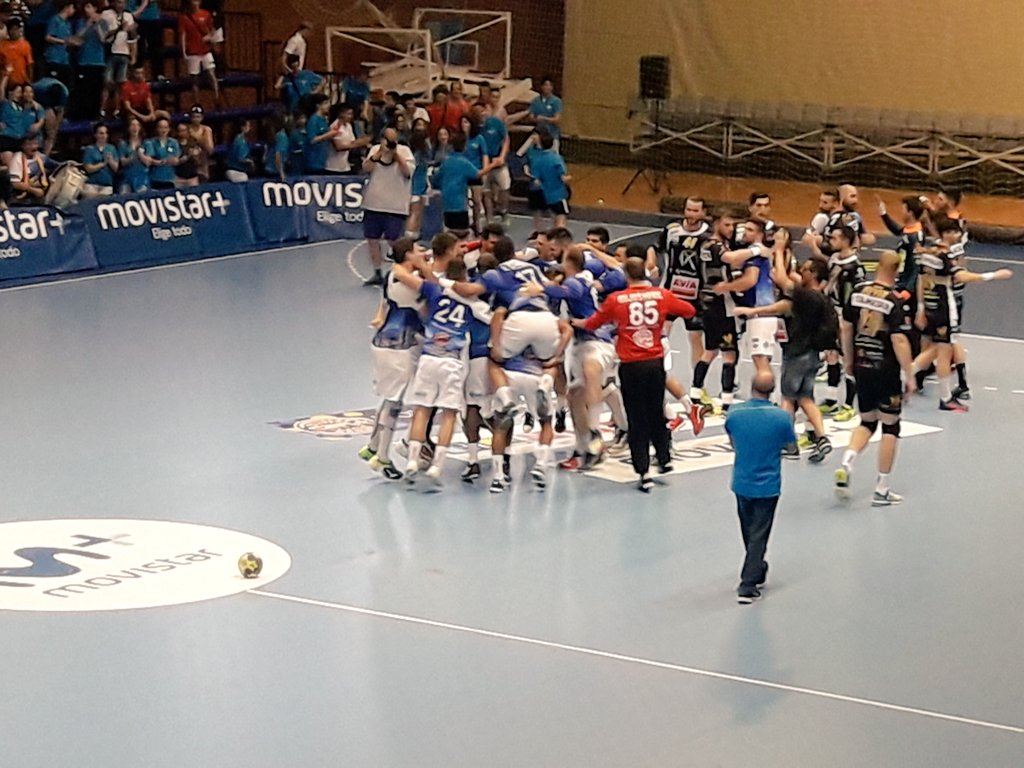 El Benidorm logra la permanencia tras un agónico empate

