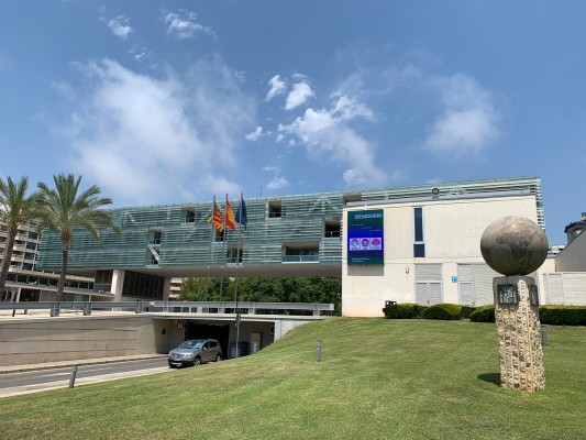 Empresas y emprendedores ya pueden solicitar las ayudas municipales de Benidorm
