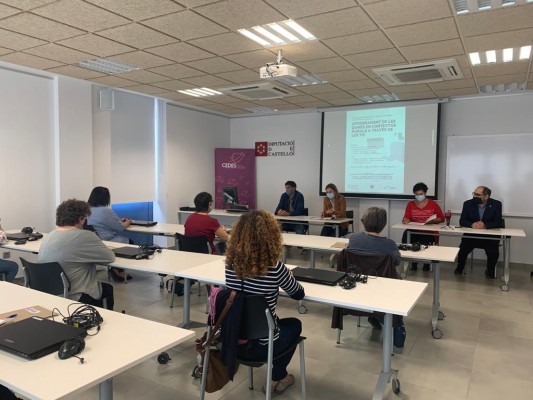 Morella acoge el primer ciclo formativo para acabar con la brecha digital de género en el interior