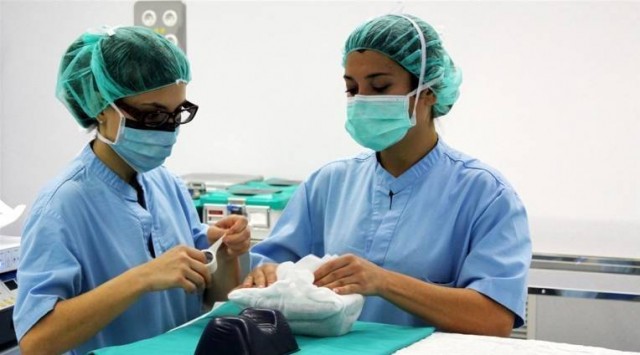 Salud echa mano de 170 enfermeros más: 85 para intervenir en las escuelas y la otra mitad para la covid