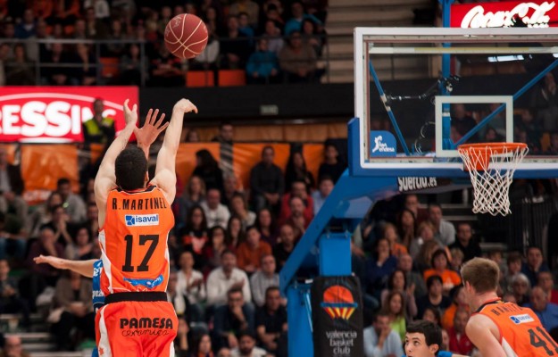 Un Valencia Basket gris pero ambicioso prolonga su racha invicta en Venecia