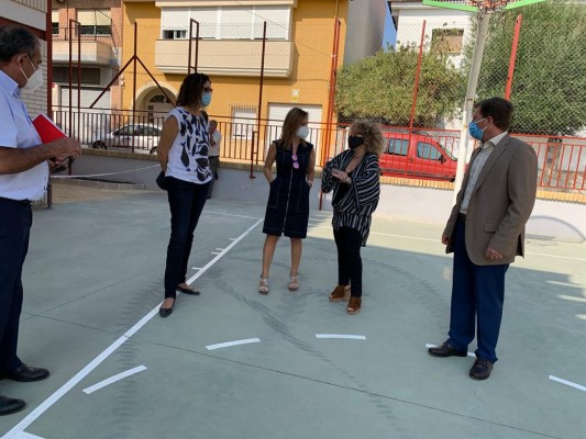 Los colegios murcianos tendrán dos horas más de limpieza al día para luchar contra la covid 