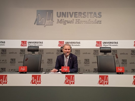 El rector de la UMH se interesa por el edificio de Zara del centro de Elche como posible sede
