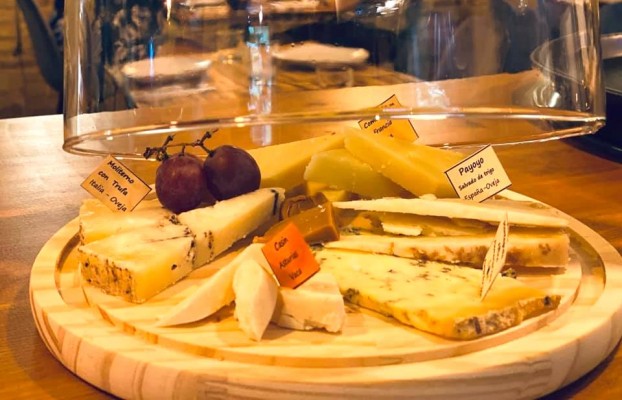 Restaurantes que nacen en plena pandemia: la quesería Mr.Raclette desembarca en la Rambla
