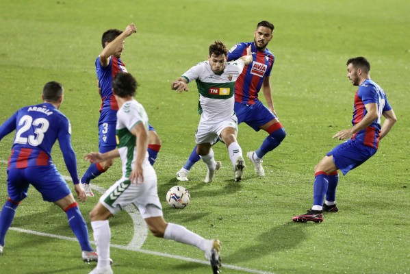 El Elche ya mejora el arranque de sus últimas temporadas en Primera División