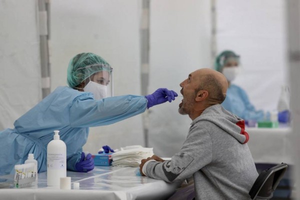 Sanidad notifica 11.016 nuevos casos de covid-19 en España, 3.897 en 24 horas, y 177 muertes