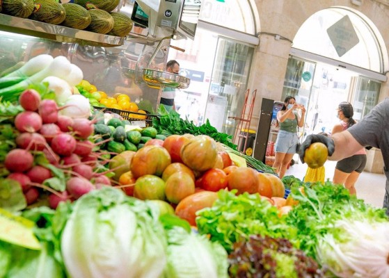 La demanda de frutas y verduras se disparó un 40% en el confinamiento