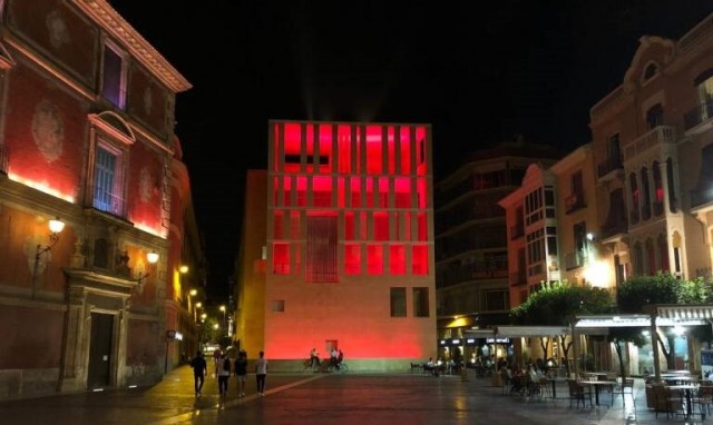 La cultura murciana se ilumina de rojo en el Global Day: el SOS de dos mil familias murcianas que viven del espectáculo