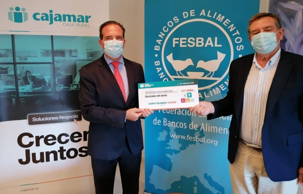Empleados de Grupo Cajamar donan 17.000 euros a la Federación Española de Bancos de Alimentos