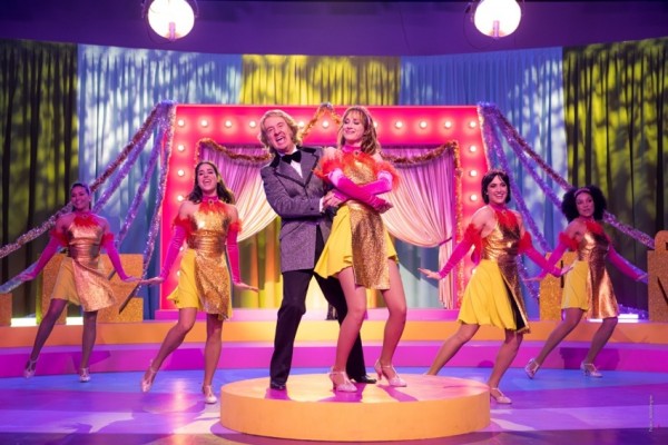'Explota explota': crítica enmascarada en musical contra la censura, el sexismo y la homofobia

