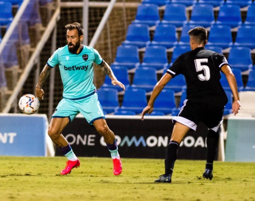 Luna se desvincula del Levante UD