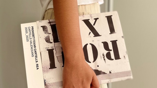 La ADCV presenta el catálogo de la exposición 'Prohibit Fixar Cartells. REA'