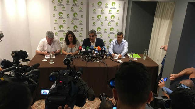 El diputado de Nueva Canarias saca 'petróleo' de la negociación de su voto con Rajoy

