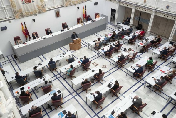 Iberdrola surtirá con electricidad 100% renovable a la Asamblea Regional durante un año por 75.000€ 