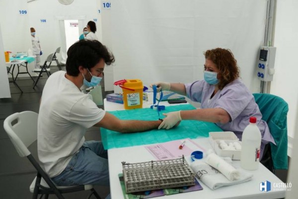 La Comunitat Valenciana compra 500.000 test antígenos por 2,2 millones de euros a Abbot