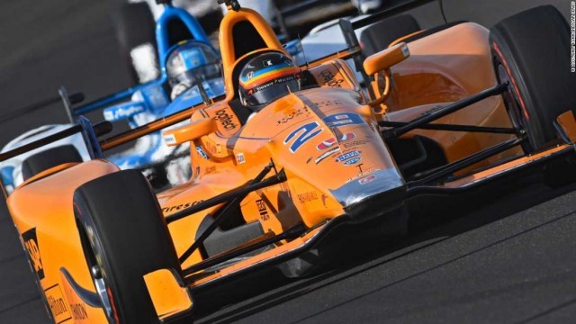 Fernando Alonso rompe el motor y no termina la carrera en la Indy 500