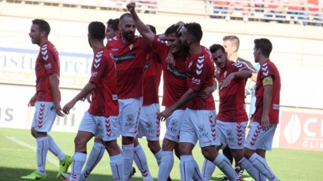 El Murcia, segunda piedra de toque del Mestalla en su camino a Segunda División