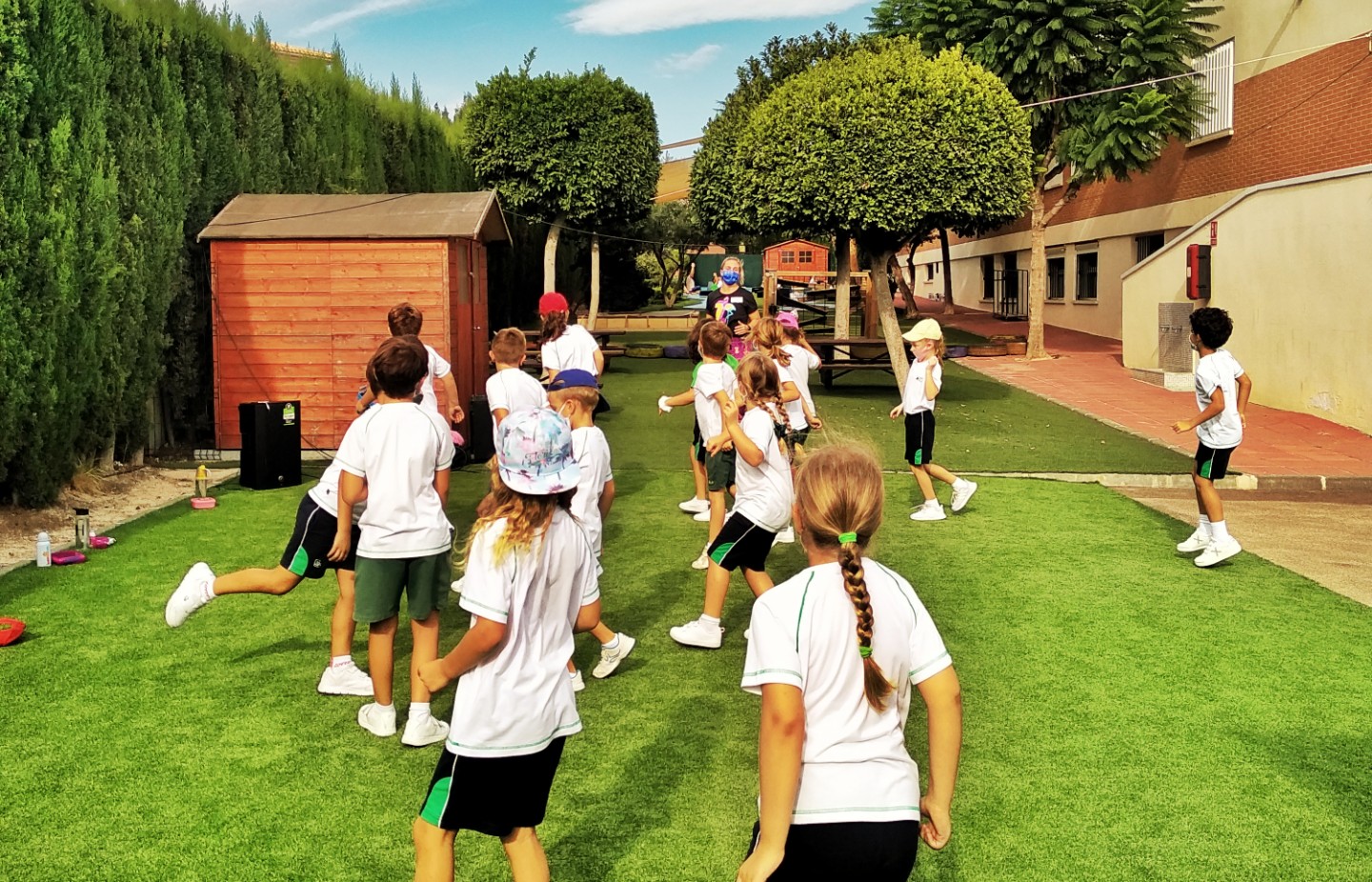 Alumnos de Elis Villamartín, en una iniciativa global para promover el bienestar frente al covid
