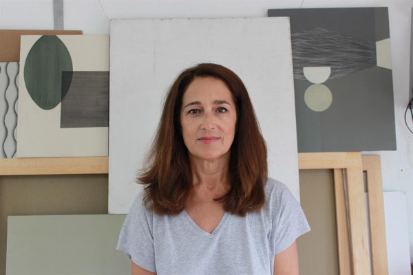 El lenguaje geométrico e intuitivo de la artista Lola Berenguer conquista el XX Premio de Pintura de la UMU