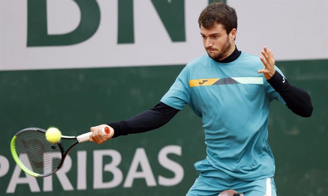 El valenciano Pedro Martínez gana su primer partido en Roland Garros
