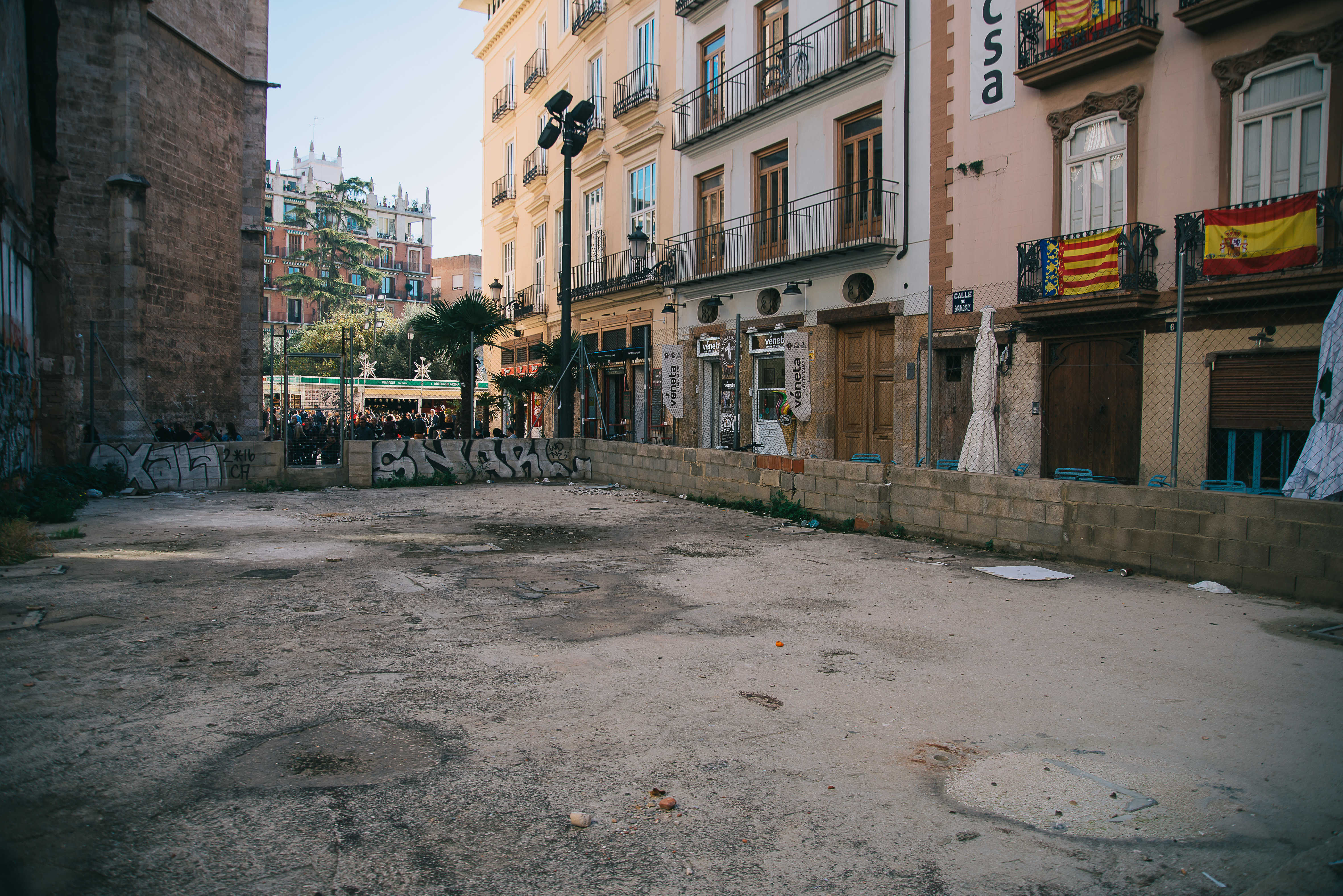 El Ayuntamiento de València ordena edificar en medio centenar de solares vacíos