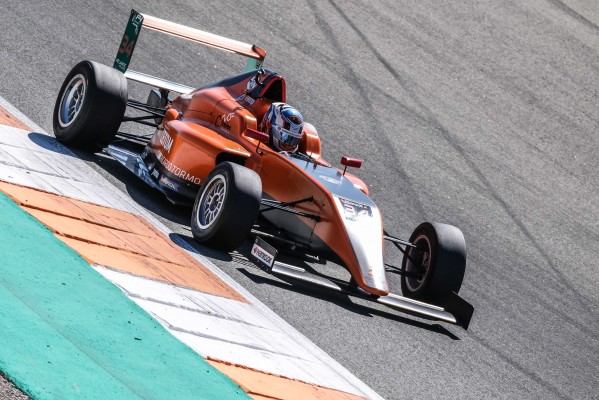 Top 5 para el CETDM F4 en el Circuit Ricardo Tormo
