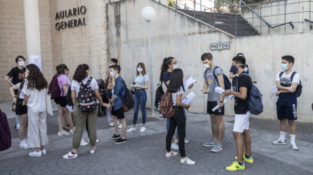 La UMU inicia este lunes un nuevo curso, que será semipresencial: 27.000 alumnos asumen el reto  