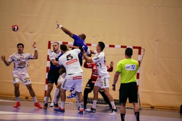 Falsos positivos por Covid-19 en el Balonmano Benidorm que lógicamente quiere viajar a Austria