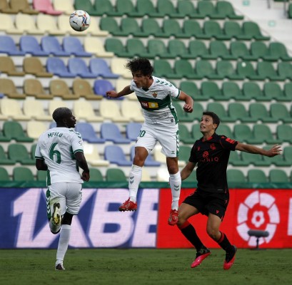 El Elche pierde por cuarta vez consecutiva por 3-0 en su estreno en Primera División