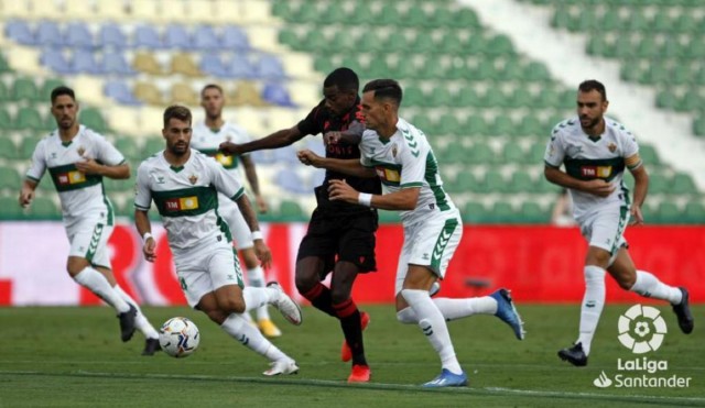 El Elche pierde por cuarta vez consecutiva 3-0 en su estreno en Primera