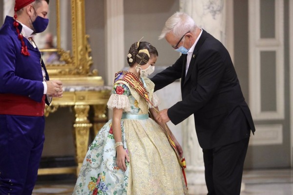 Ribó llama a iniciar las Fallas con normas sanitarias pero con la 