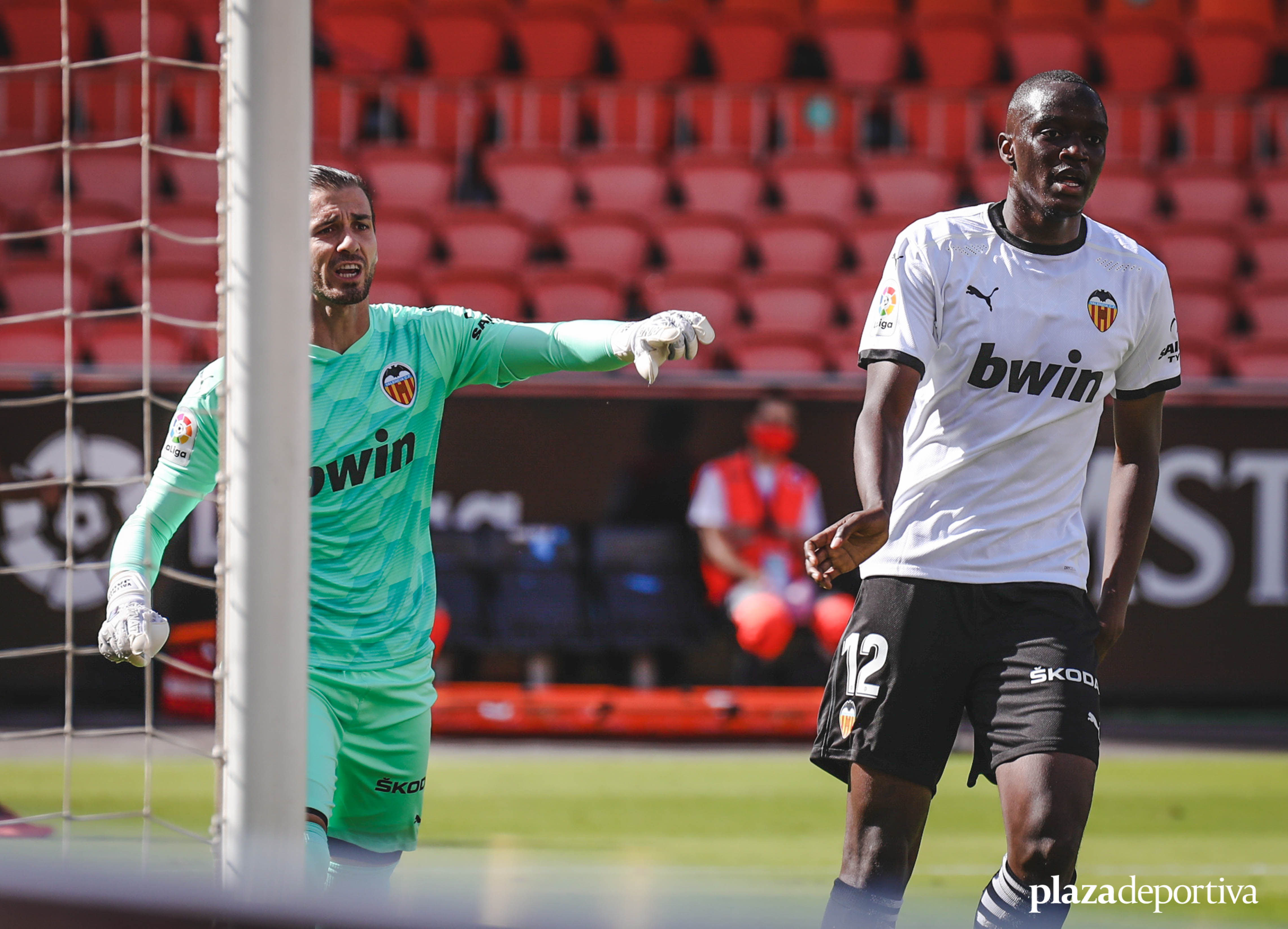(1-1) Un Valencia desastroso empata ante el Huesca 
