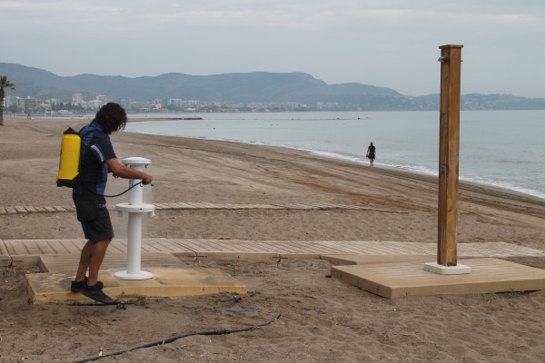 Benicàssim continua amb les labors de desinfecció i neteja per evitar la propagació de la covid