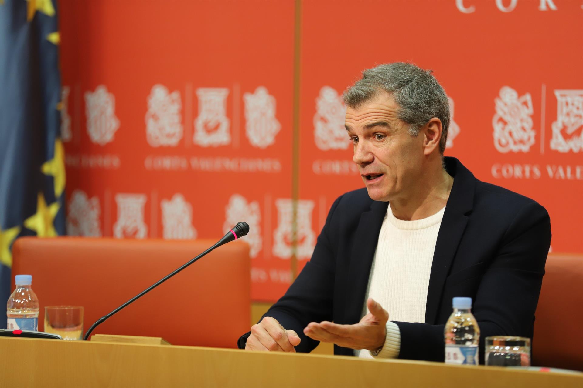 Cs pide ampliar la paga extra anunciada por Puig a sanitarios de hospitales y residencias concertadas