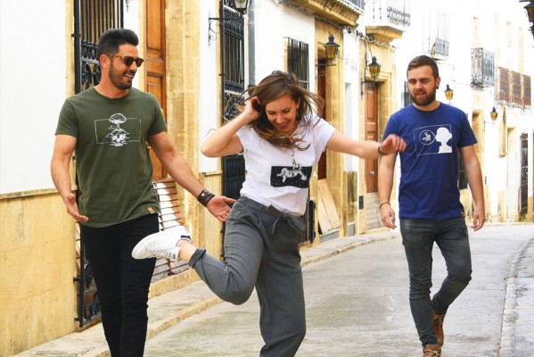 Polp la marca de camisetas de Xàbia que está comprometida “con el medio ambiente, el arte y la igualdad”

