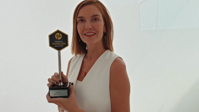 Nob166 recibe el Premio Producto del Año en los Premios Nacionales de
Tecnología Siglo XXI