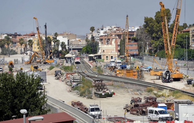Adif adjudica por casi 400.000 euros el suministro de dos tramos del Corredor Mediterráneo
