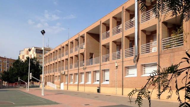 El coronavirus y la subida del SMI marcan el nuevo servicio de limpieza para 29 colegios en Elche: 2,5 millones
