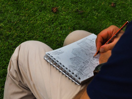 El reto de los 'Urban Sketchers': dibujar monumentos 'in situ' en medio de una pandemia