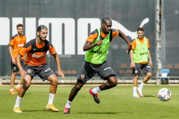 Cheryshev no se ejercita en la última sesión de la semana, Soler en solitario