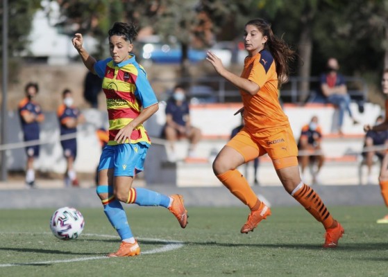 El Levante remonta en los últimos instantes el derbi amistoso ante el Valencia