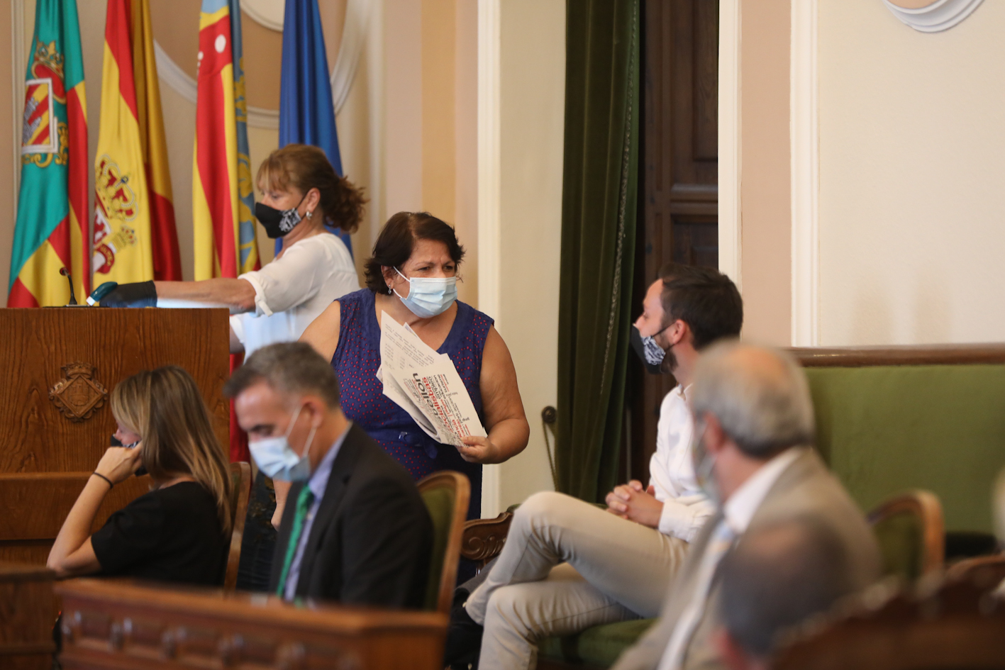 El PSPV y PP se azuzan en un duelo de demagogias al hablar de facturas y sueldos en Castelló
