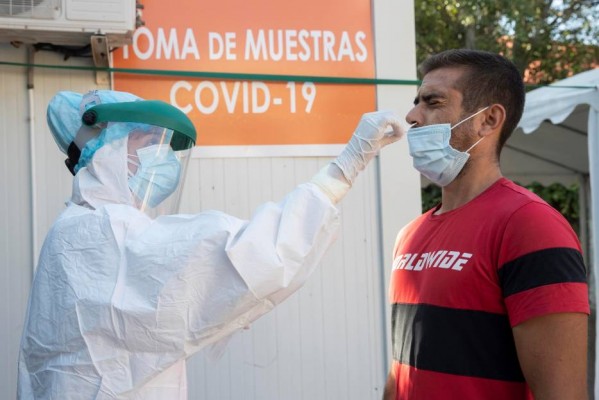 Los casos activos de coronavirus rozan los 8.000 en la Región con la rueda de contagios en su parte alta